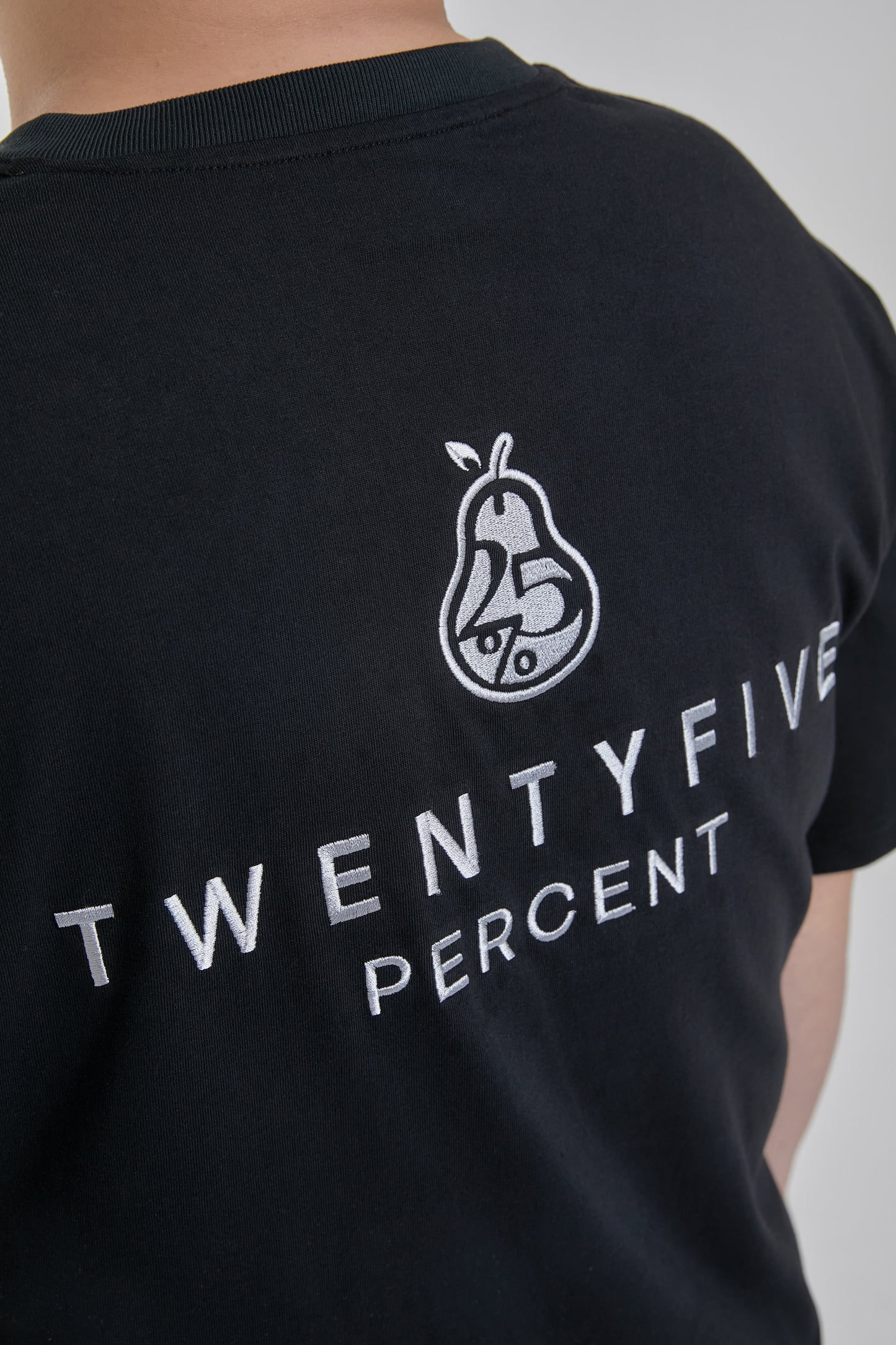 【Recycle】”ECOに対する意識を重視した” VネックTシャツ