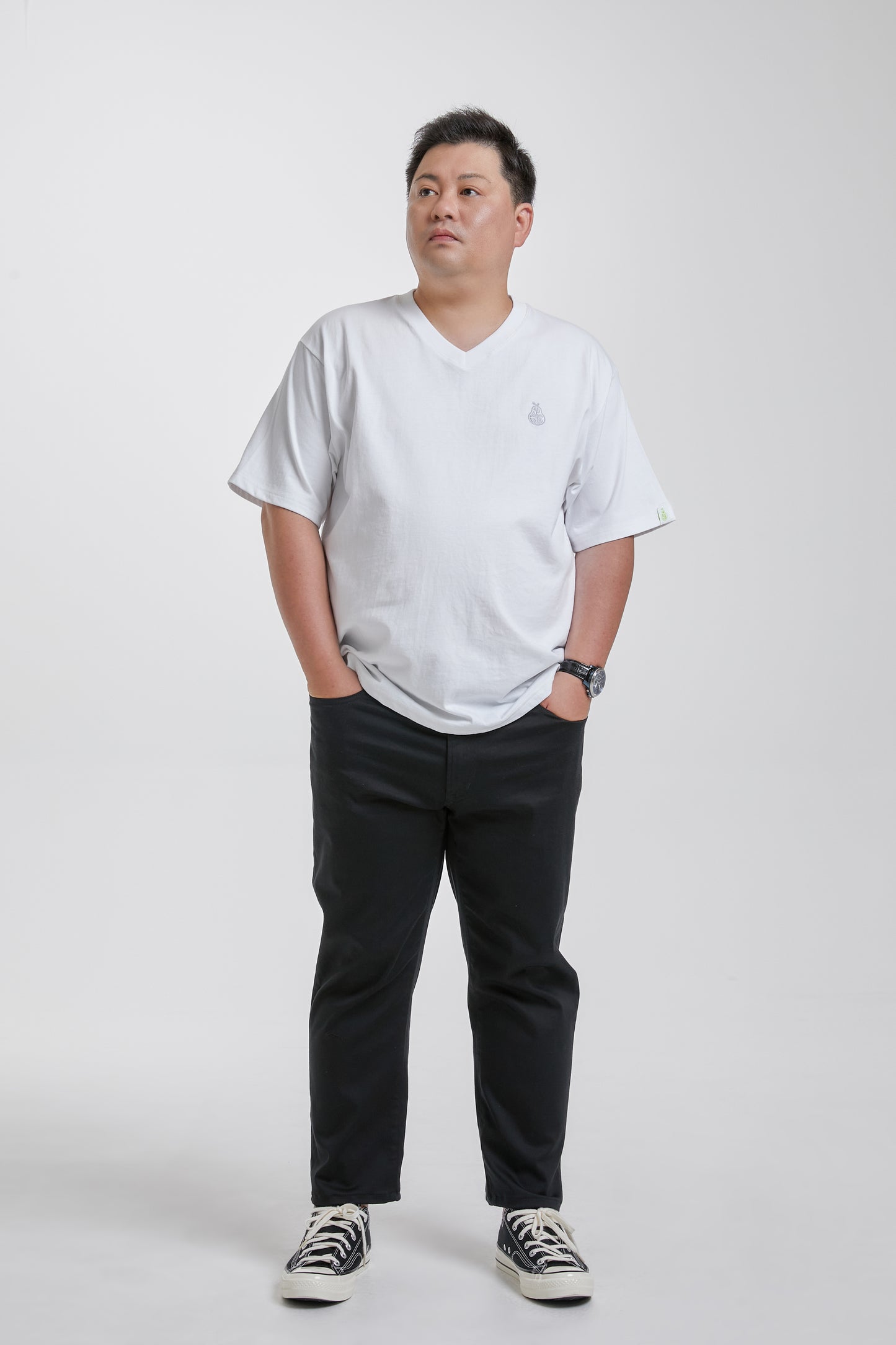 【Recycle】”ECOに対する意識を重視した” VネックTシャツ