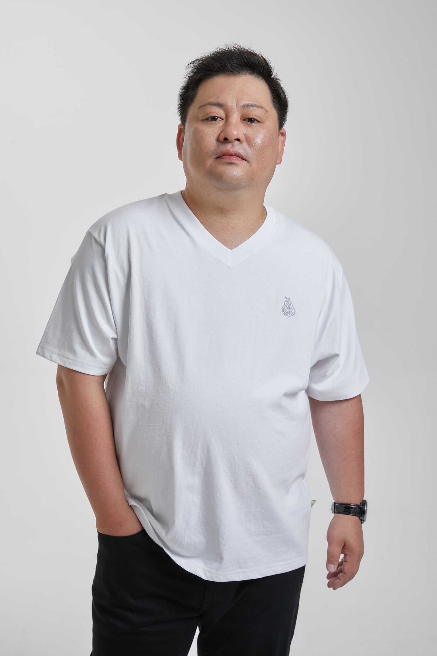 【Recycle】”ECOに対する意識を重視した” VネックTシャツ
